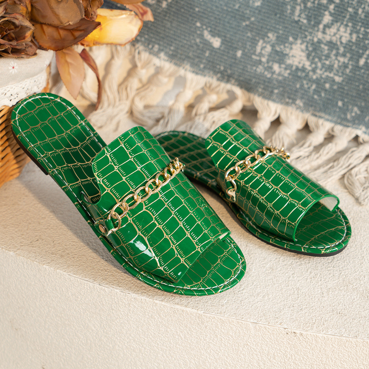 Wholesale large size women's ladies wear metal buckle women's slippers
